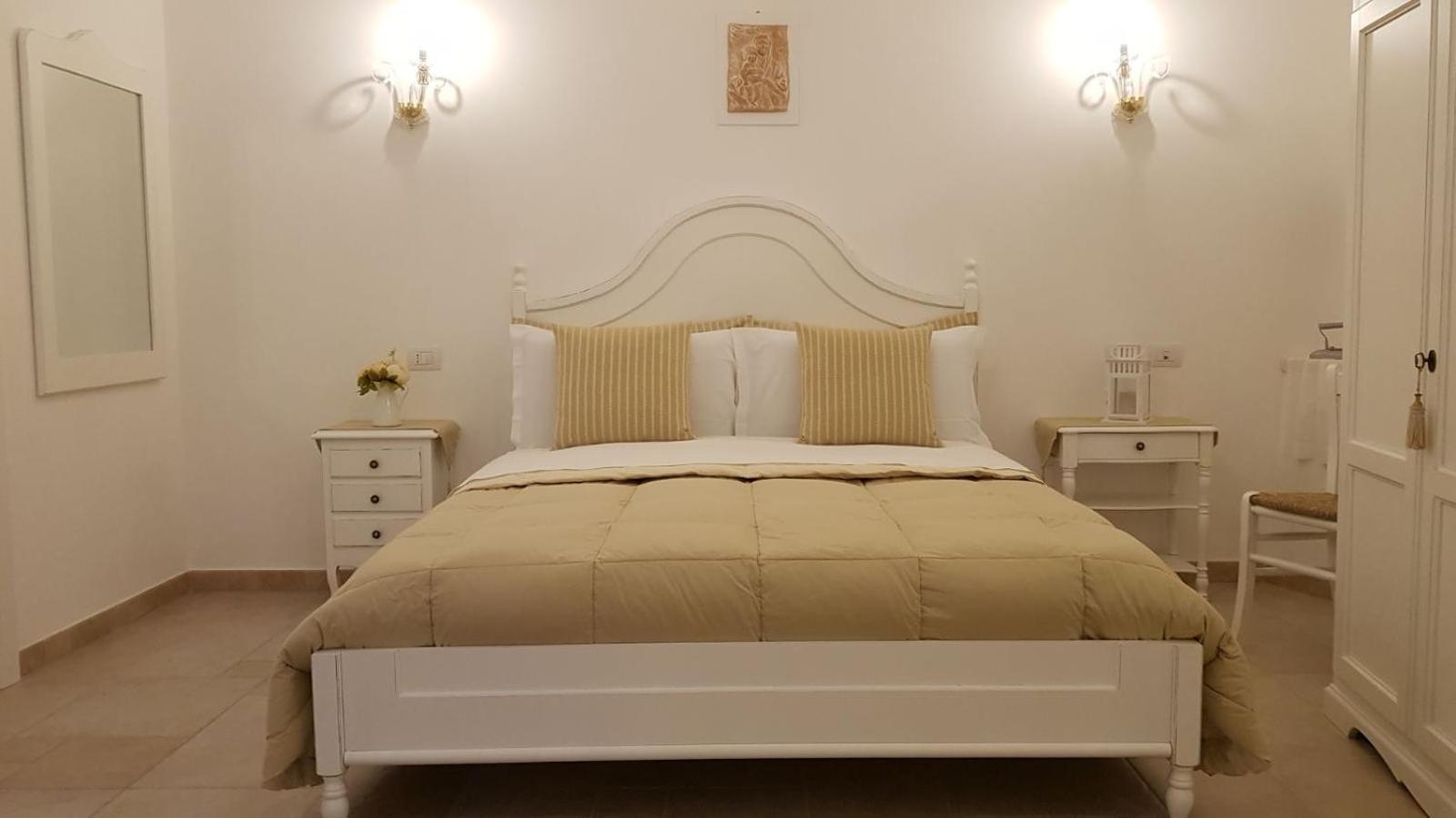 Dimora Palmieri Di Charme Bed & Breakfast โมโนโปลี ภายนอก รูปภาพ