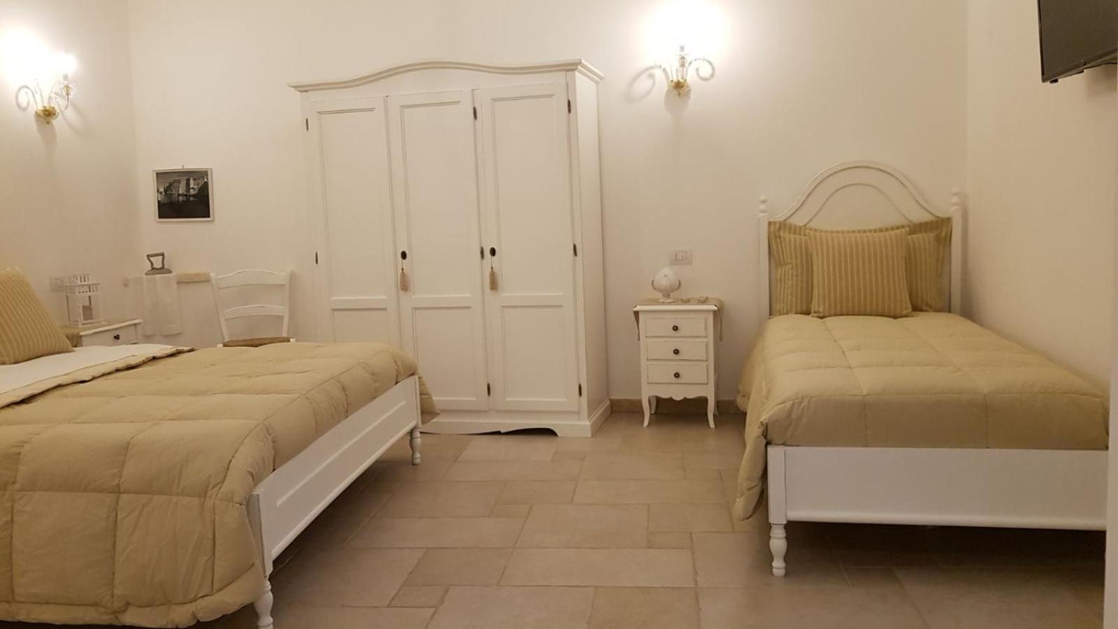 Dimora Palmieri Di Charme Bed & Breakfast โมโนโปลี ภายนอก รูปภาพ